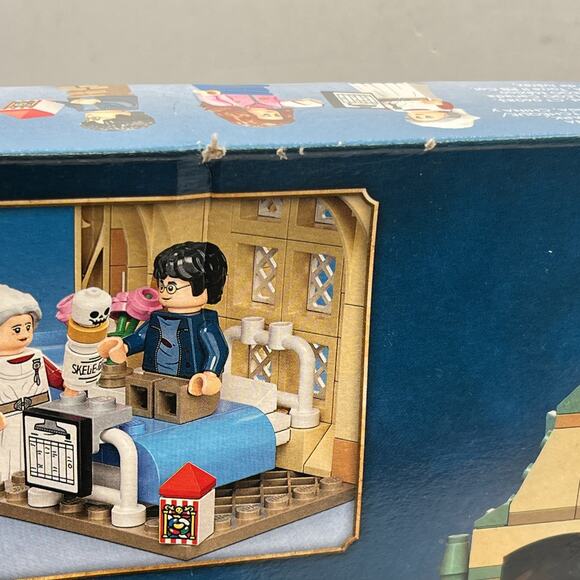 LEGO Harry Potter: Hogwarts Hospital Wing (76398) 510 Pcs Retired Damaged Box - Picture 5 of 8